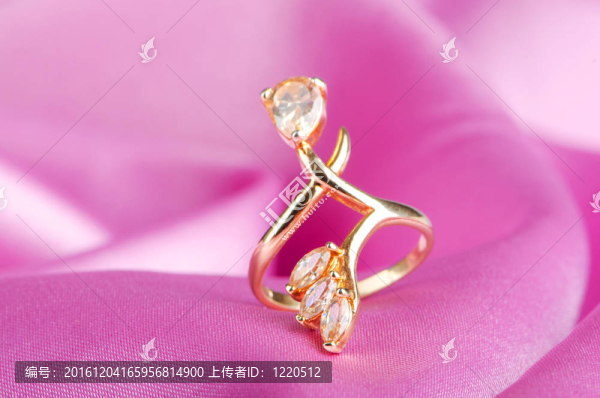 時(shí)尚概念與戒指背景