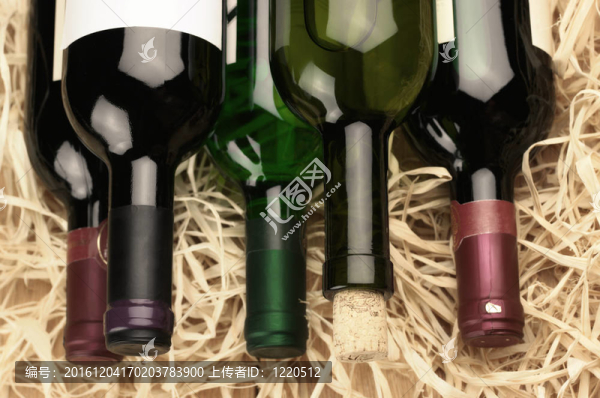 吸管酒瓶