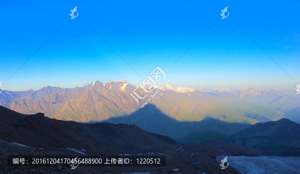 為了kasbek；高加索地區(qū)的圣山
