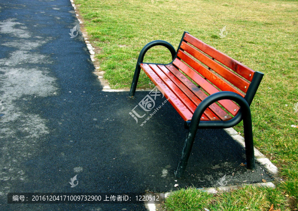 空蕩蕩的公園長(zhǎng)椅