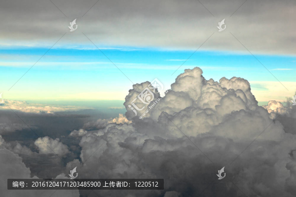 天空中的烏云
