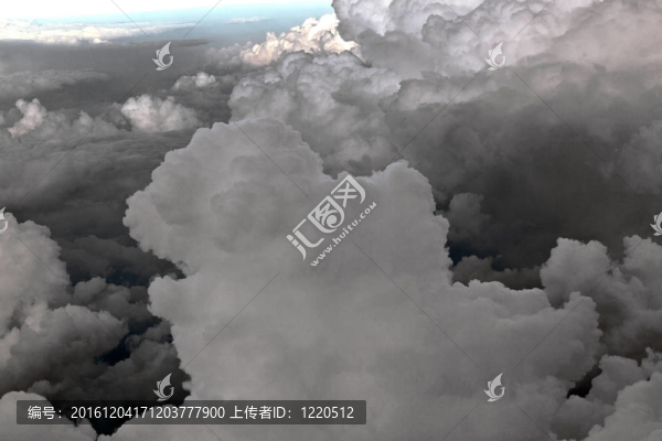 天空中的烏云