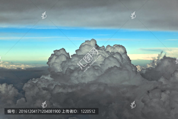天空中的烏云