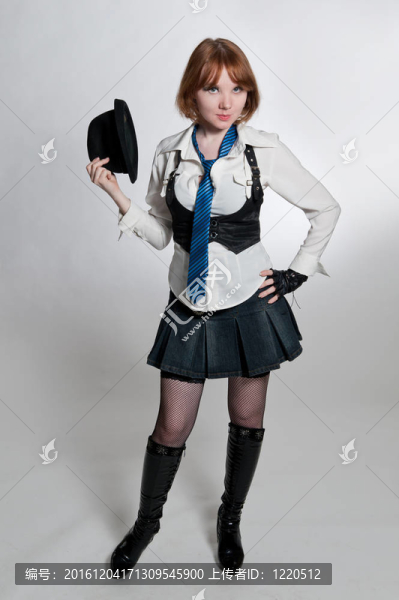 打扮成流氓的漂亮女孩