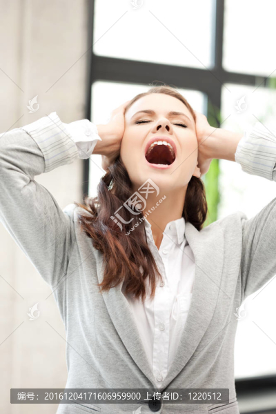 戴著耳朵的女人