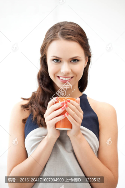 可愛的女商人與杯