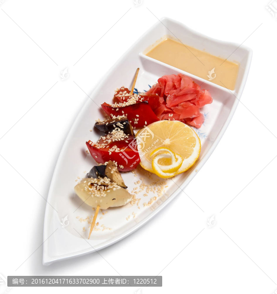 串在一條船形板