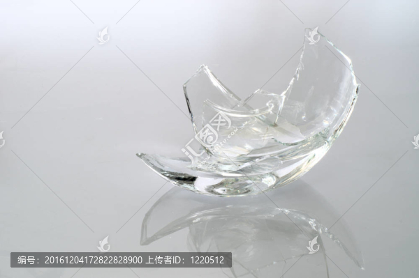 破碎的玻璃碎片