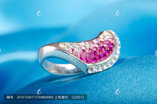 時(shí)尚概念與戒指背景