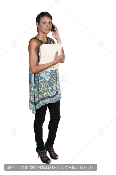 打電話的女人