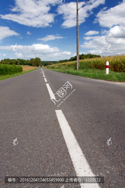 空蕩蕩的馬路