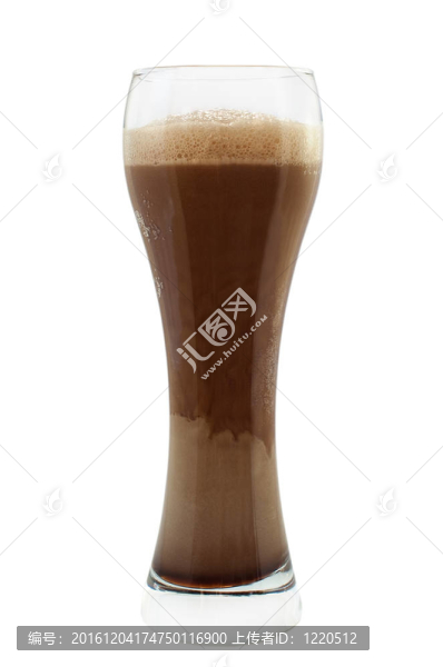 白色的麥酒或烈性啤酒