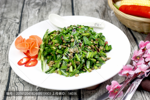 韭菜炒螺肉