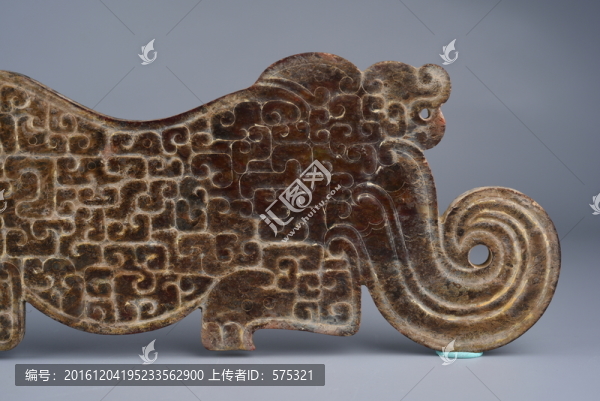 戰(zhàn)國卷云紋虎,虎形玉器