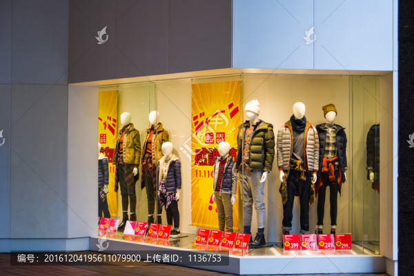 服裝店櫥窗