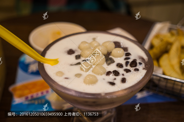 港式甜品,紅黑小丸子
