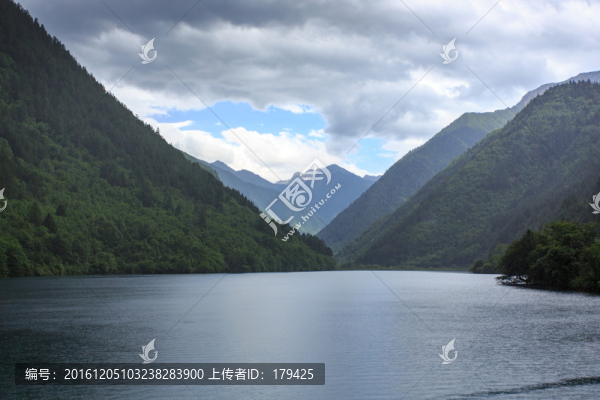 九寨溝樹(shù)正溝犀牛海