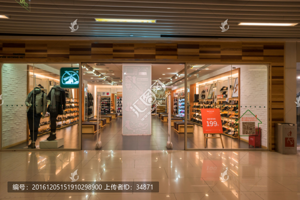 品牌服飾專賣店