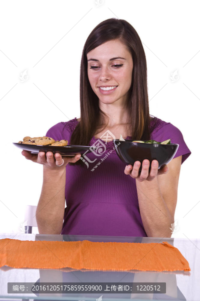 漂亮女孩決定吃什么