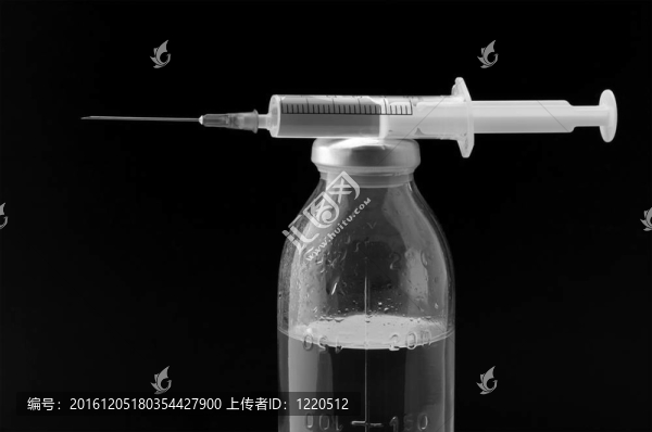 生理溶液和注射器
