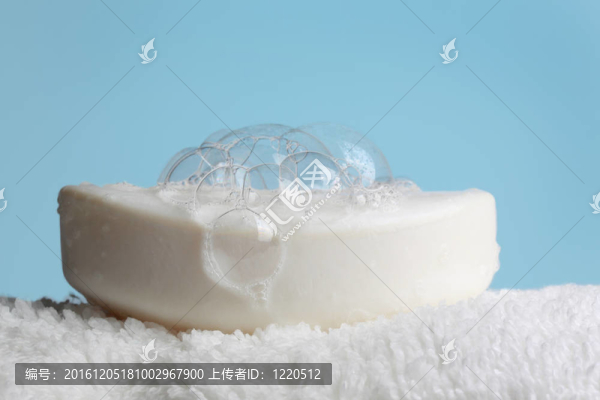 白色肥皂