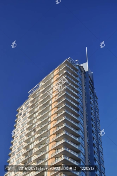 近距離高層建筑視圖