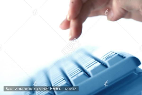 女孩打字