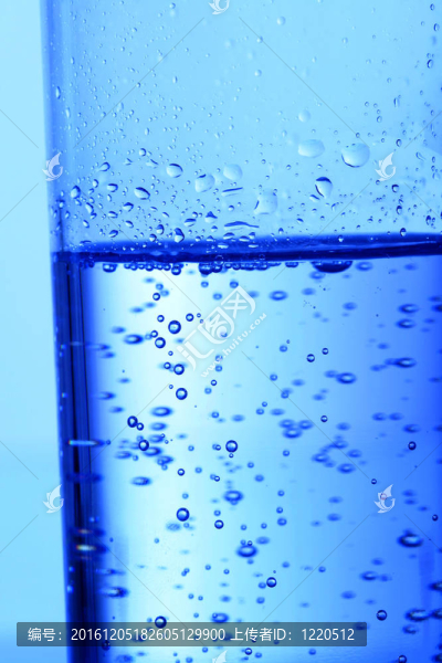 水