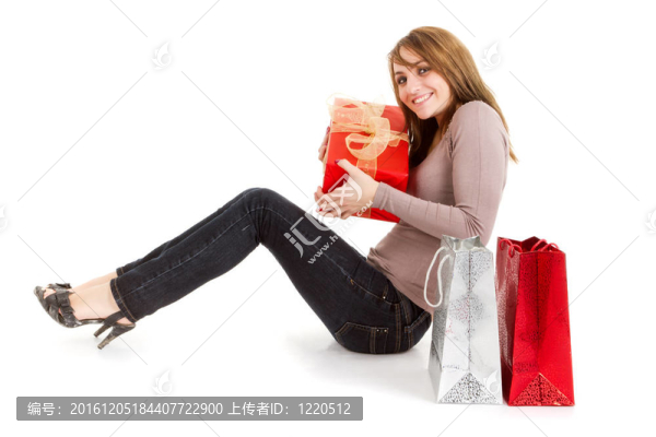 女人拿著禮物