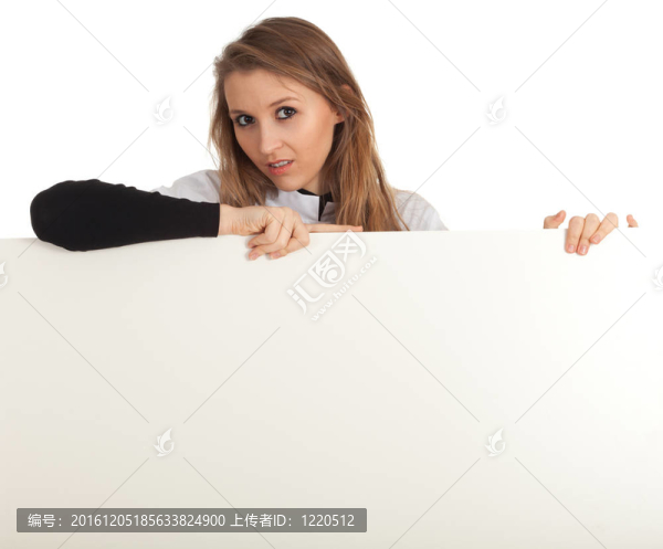 站在白色制服的女醫(yī)生保持空白標(biāo)志；廣告牌