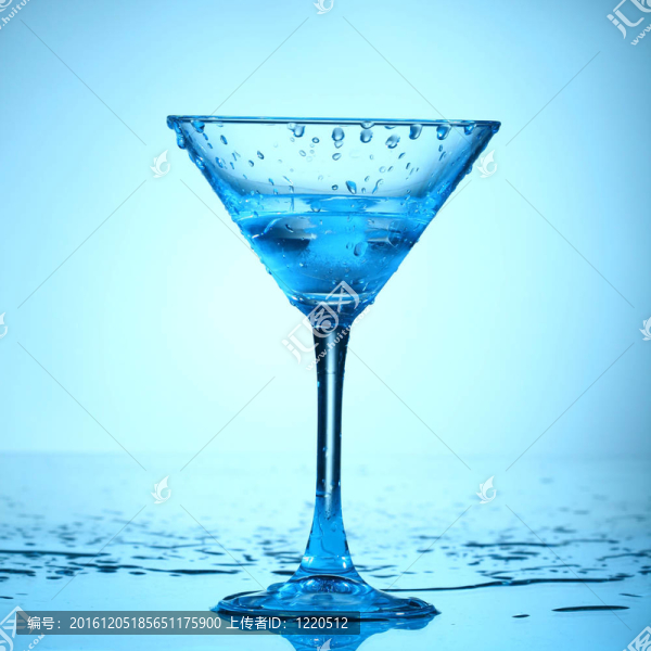 藍色的雞尾酒