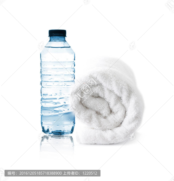 一瓶水和毛巾
