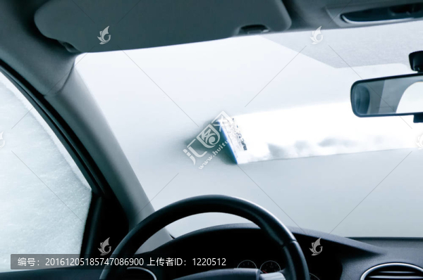 冬季-從雪中清洗汽車