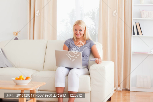 金發(fā)女人在線購買