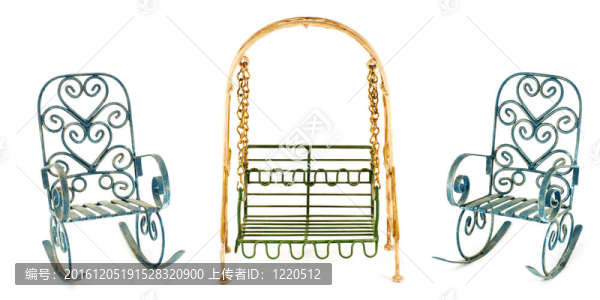 秋千和兩把搖椅