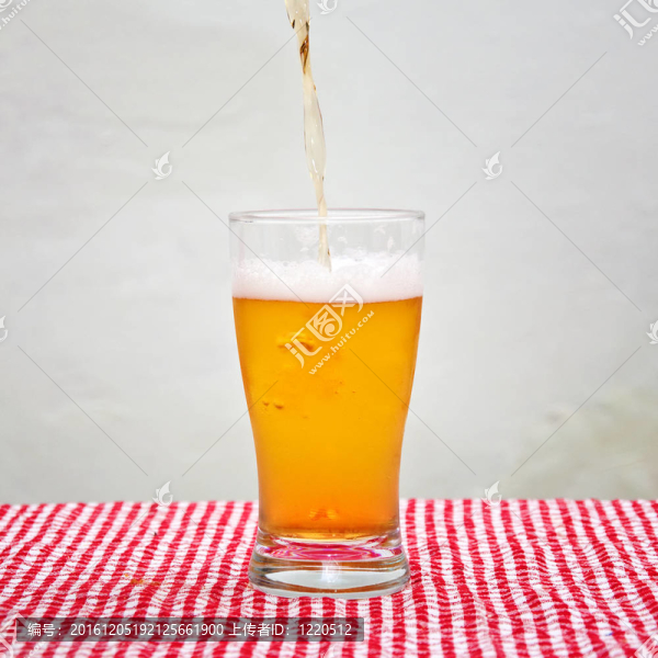 杯啤酒