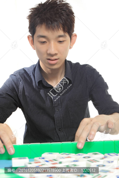 中國人打麻將；傳統(tǒng)中國的賭博。