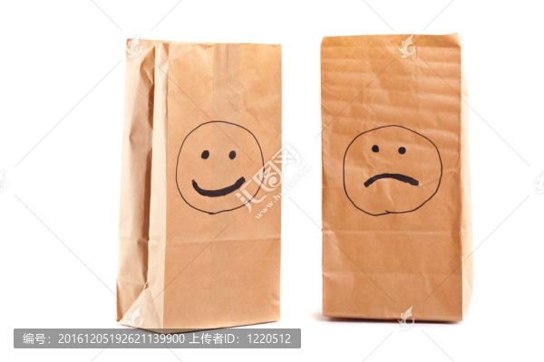 微笑的紙袋。概念。