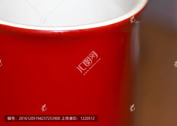 紅色的杯子
