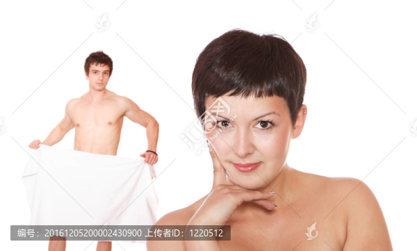 毛巾年輕夫婦