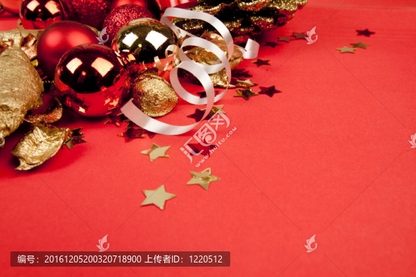 圣誕節(jié)的裝飾在紅色的