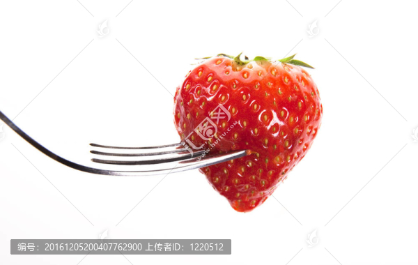 在一個叉草莓
