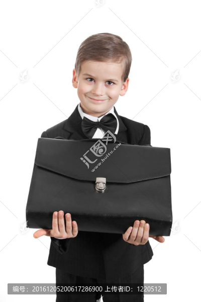 穿西裝的男孩