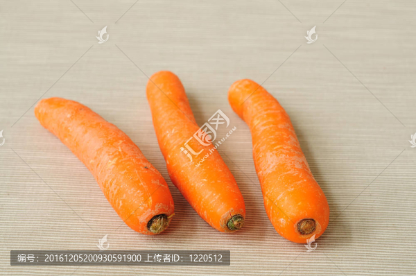 鮮紅色的胡蘿卜