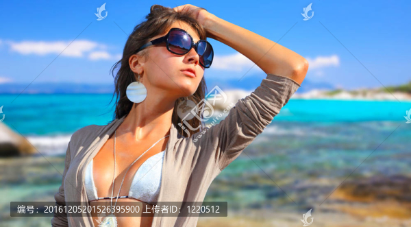 海灘上的女人