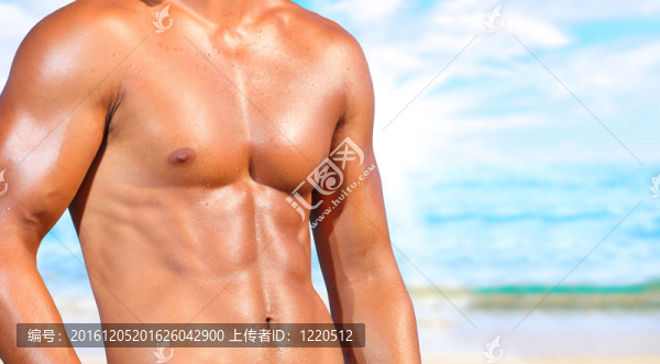 適合在海灘上假扮的男人