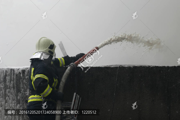 消防員消防員急救危險(xiǎn)
