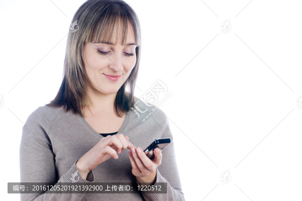 女孩寫短信