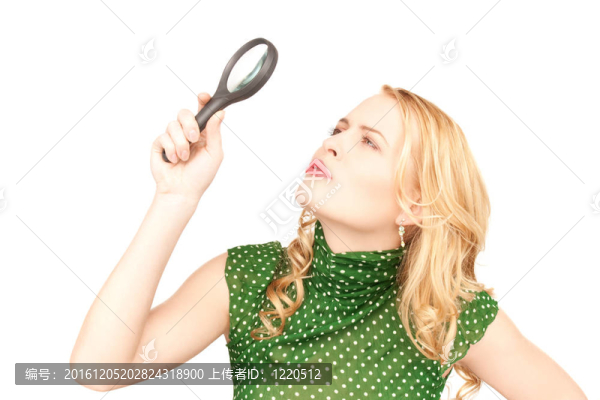 放大鏡的女人