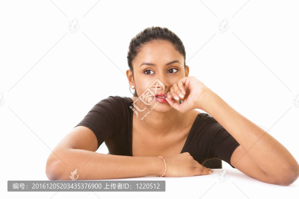 漂亮女孩的思考